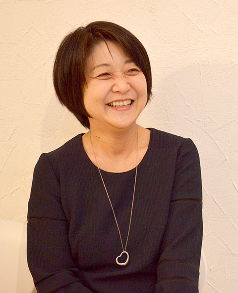 安斉知子(あんざいともこ) 安斉知子(あんざいともこ)