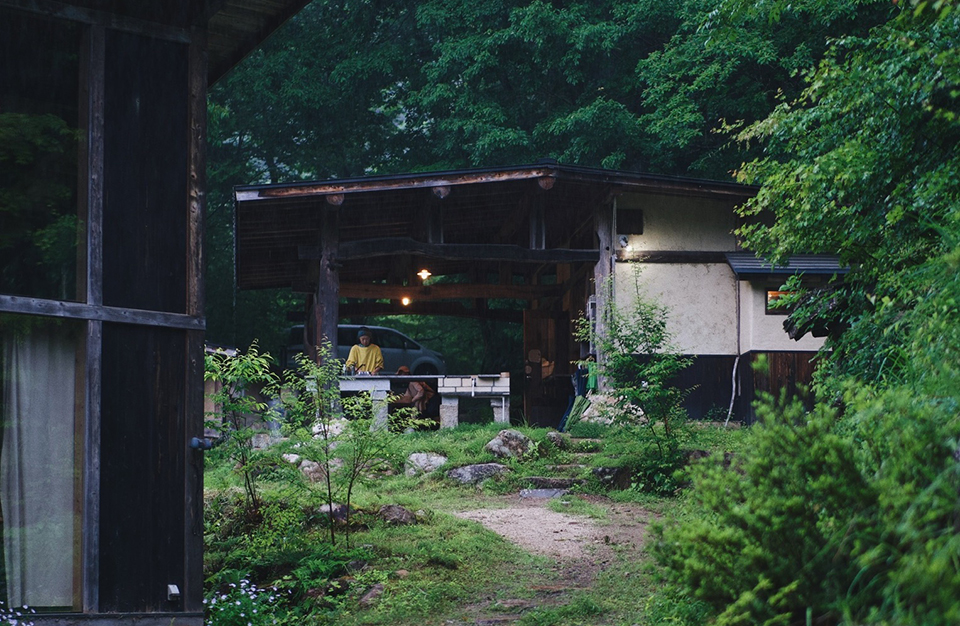 YOJOEN 春の森にすまう